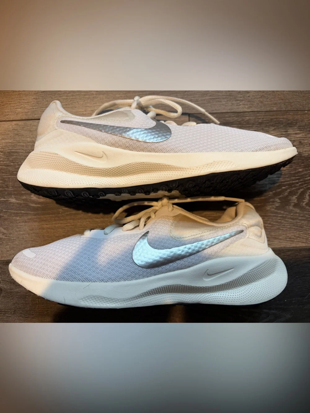 Nike Revolution 7 Womens 7.5 White Sail Metallic Silver Running Shoes FB2208-101